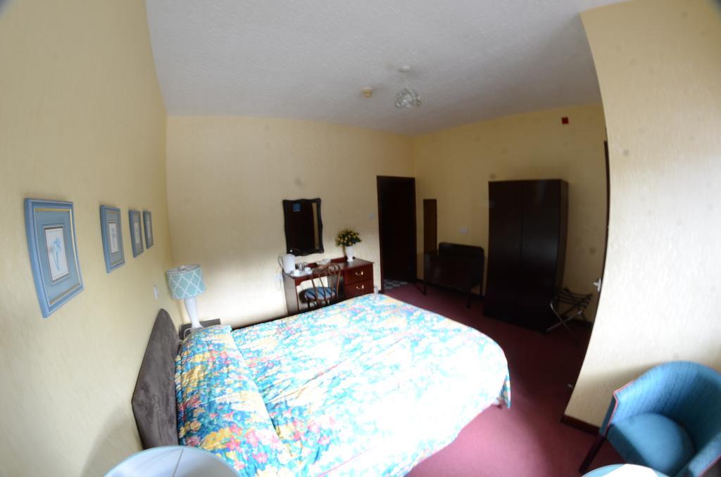 Achilty Guest House Contin الغرفة الصورة